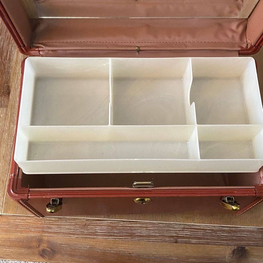 Samsonite Classic Chestnut Train Case - Picture 16 of 16